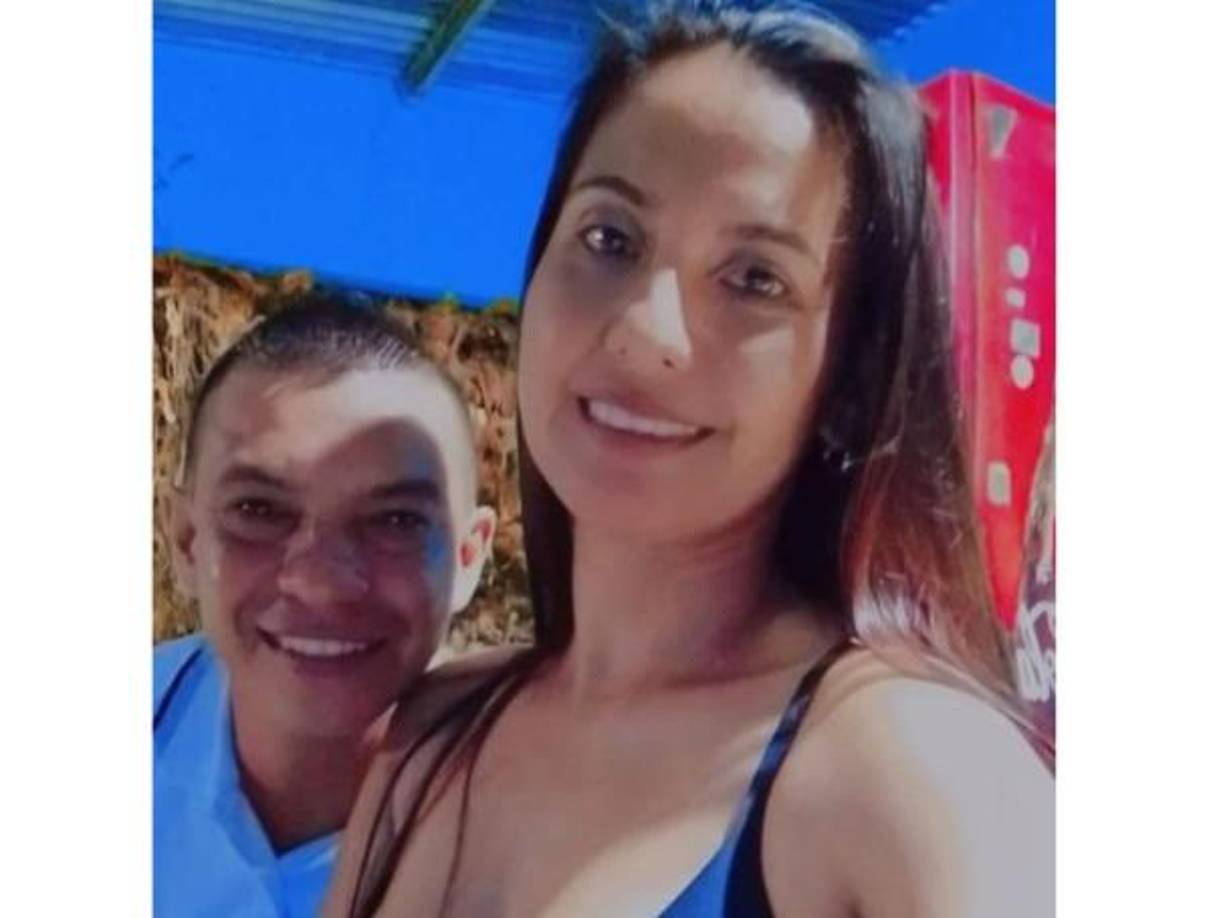 La pareja de esposos también iban en compañía de su hijo mayor, según las autoridades, el joven presenció la muerte de todos sus familiares.