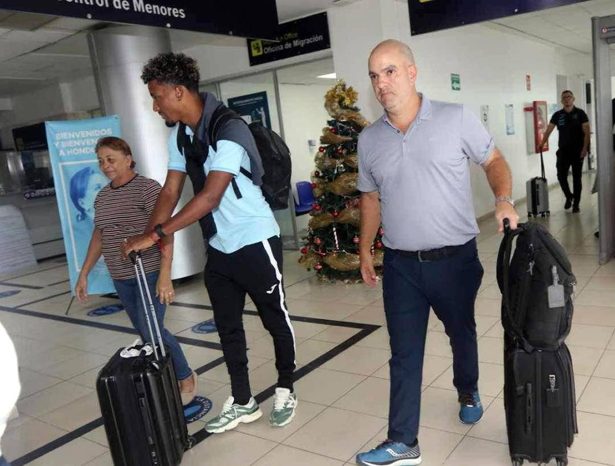 Así llegó el vicepresidente de la Fenafuth, Juan Francisco ‘Tato’ Saybe, a la capital de Honduras tras explotar en el estadio Azteca con fuertes declaraciones contra la Concacaf y el árbitro salvadoreño Iván Barton.