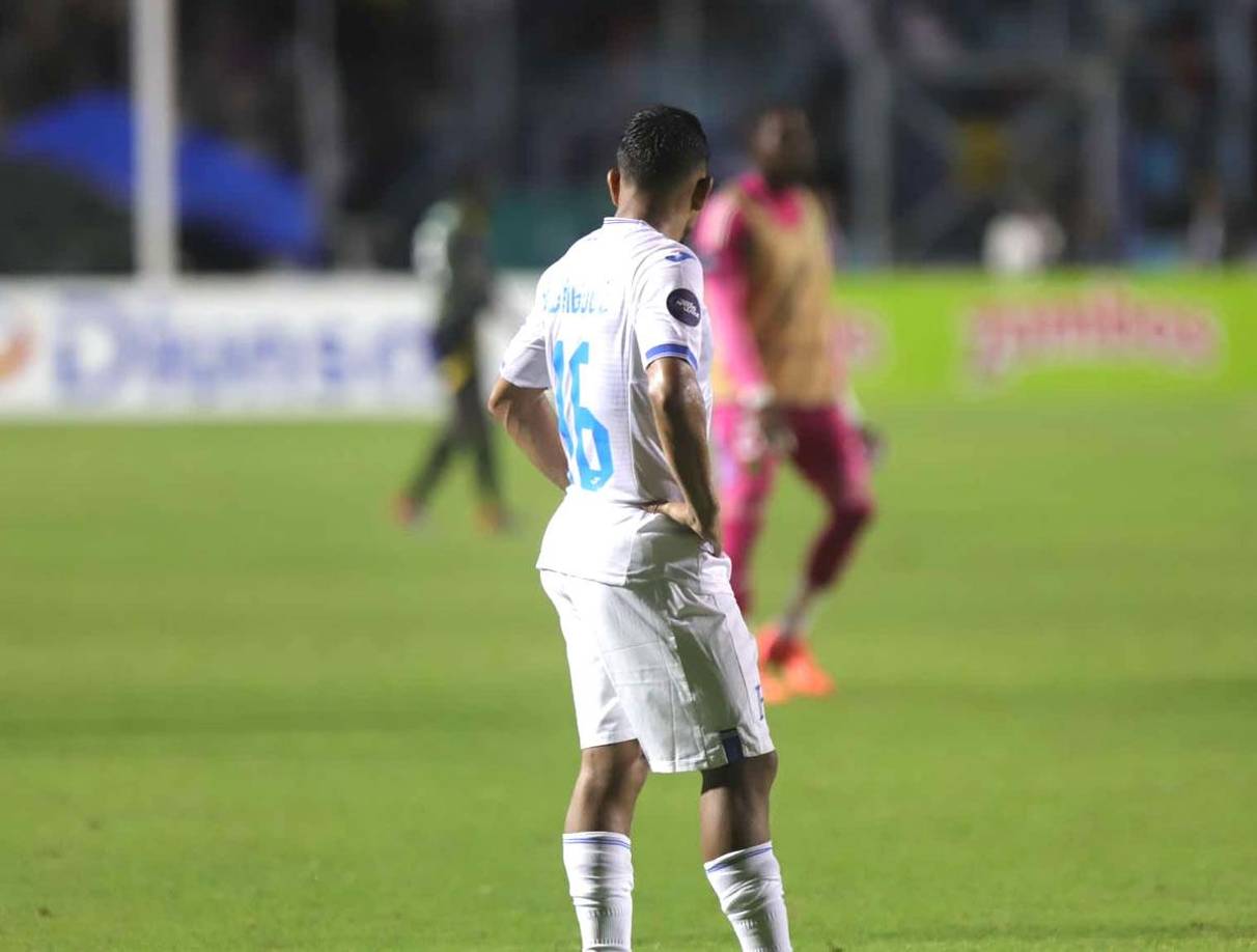 Edwin Rodríguez volvió a ser titular con la Selección de Honduras.