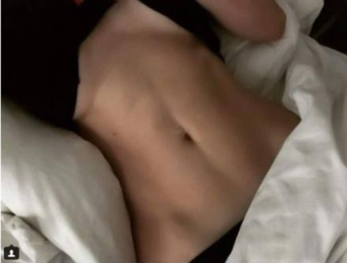 Cual sea la realidad sobre su vestido, lo ciero es que Michelle es bien guapa, y demostró tener un abdomen de acero.