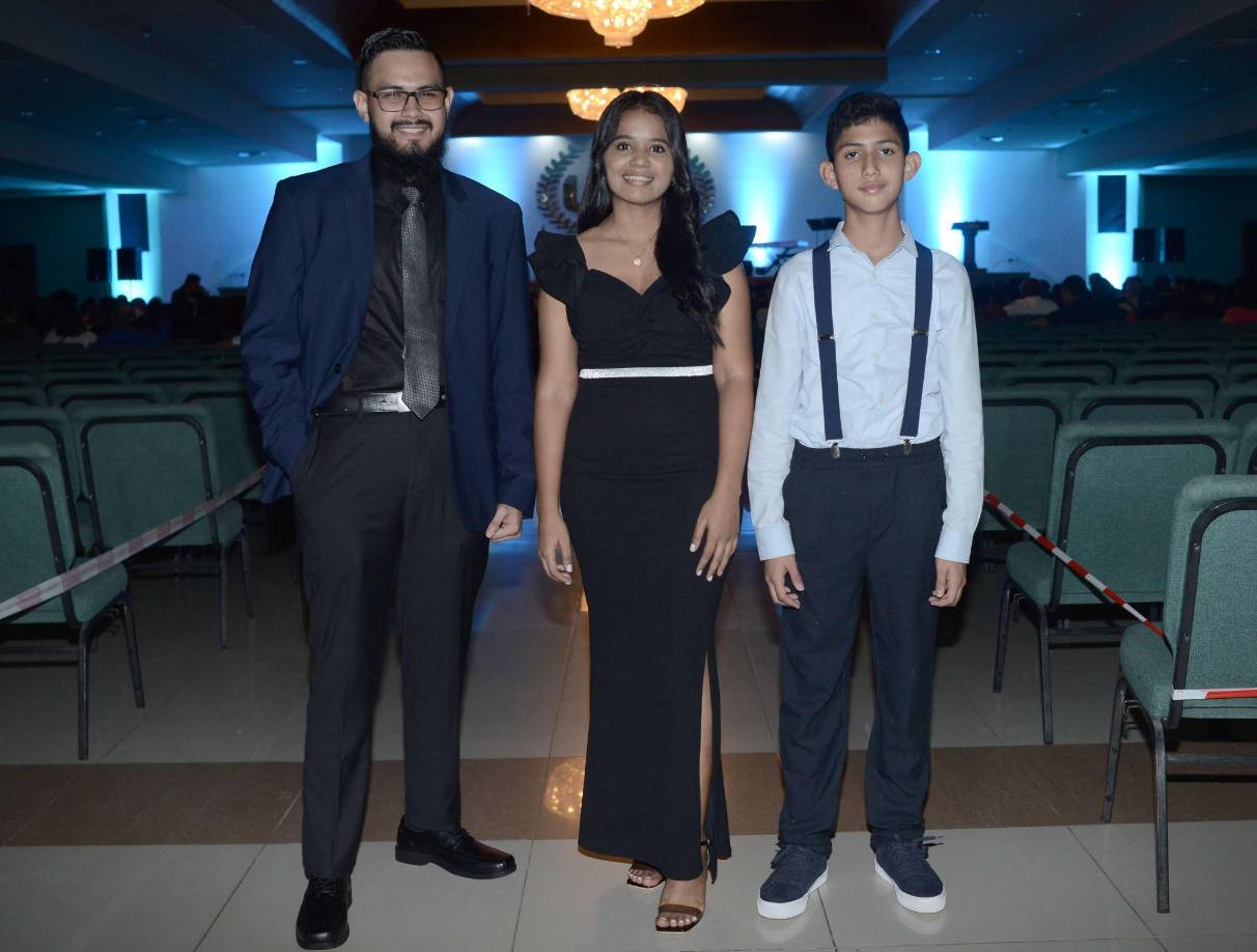 Juan Villatoro, Gabriela Cruz y Daniel Brizuela