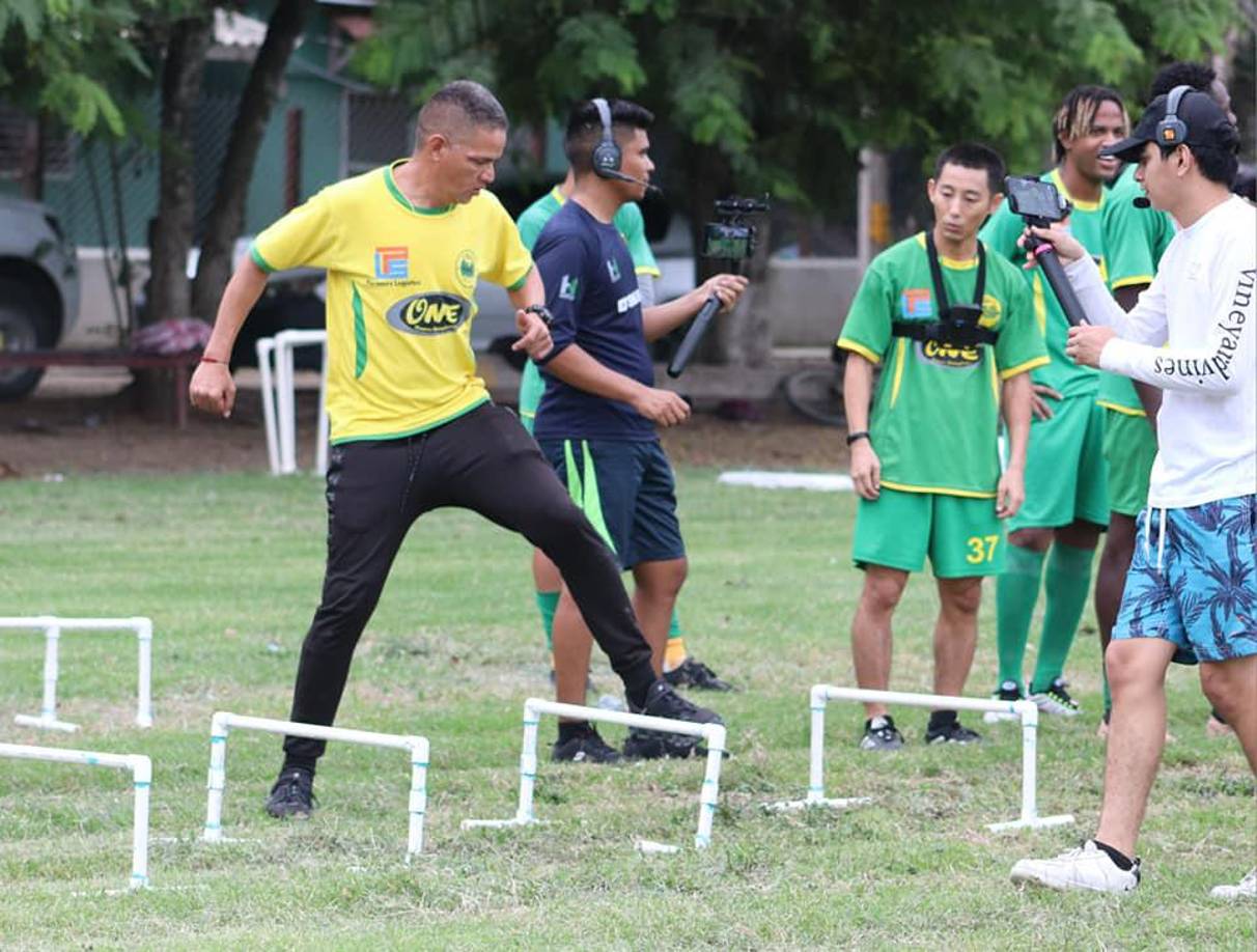 El reconocido influencer visitó este fin de semana las instalaciones del estadio Parrillas One, para vivir la experiencia de su entrenamiento.