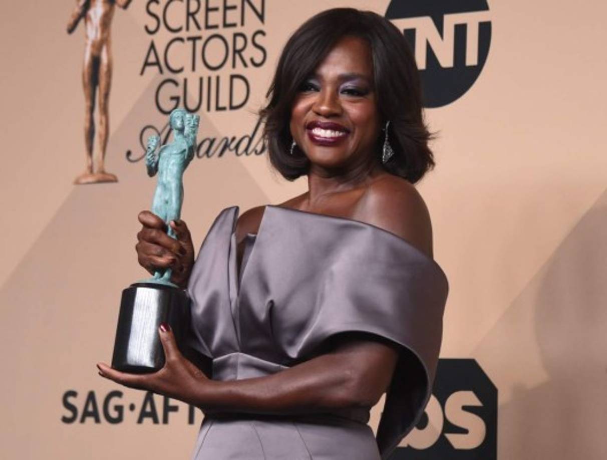 Viola Davis ganó como mejor actriz por la serie de ABC, 'How to Get Away With Murder'.