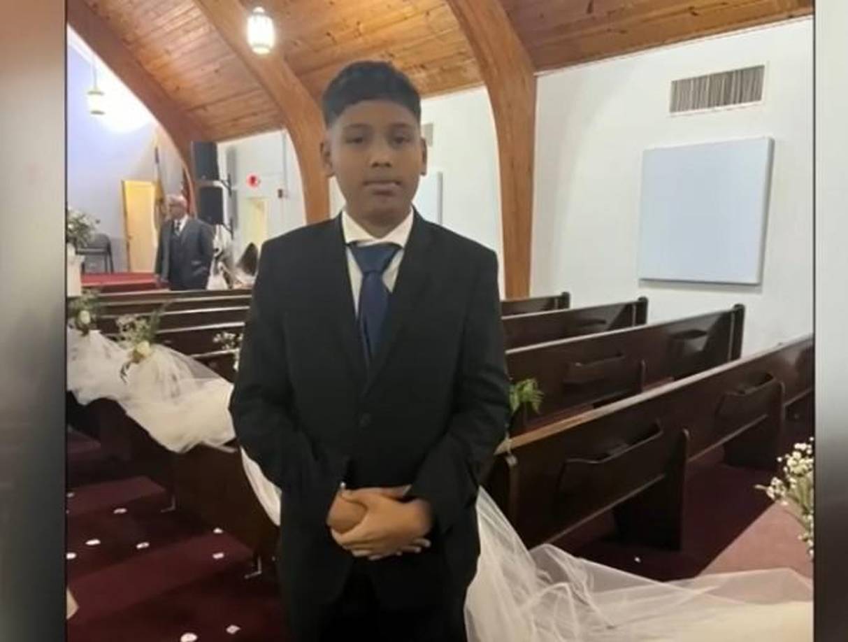 También asiste a una iglesia con su familia.