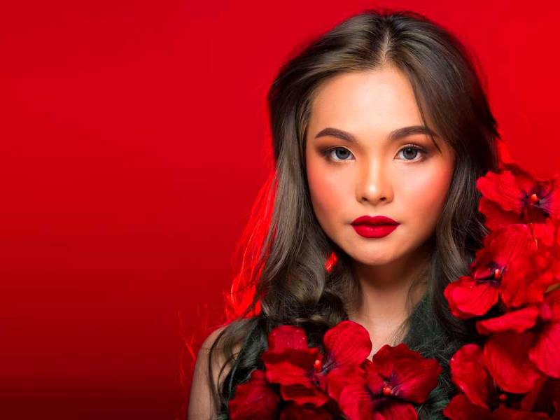 <i>La profundidad del tono vino o cereza intenso es el nuevo básico de temporada.</i>