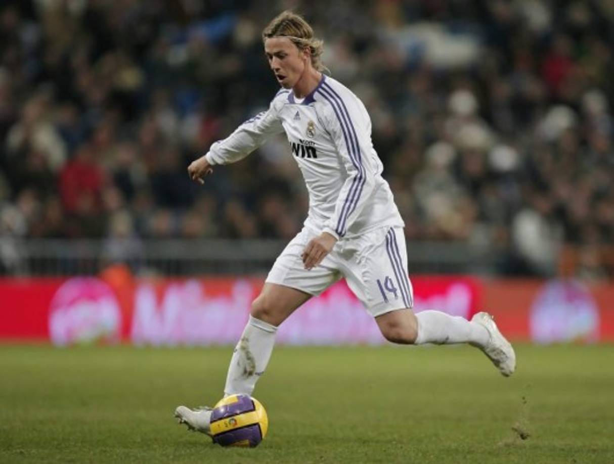 En septiembre de 2013 en una entrevista para el programa televisivo 'Punto Pelota'. Guti, ex jugador madridista y actual entrenador de los alevines del Real Madrid, dijo: 'Actualmente, ya lo he dicho, para mí el mejor del mundo es Messi. Me cuesta decirlo, pero es la verdad'.