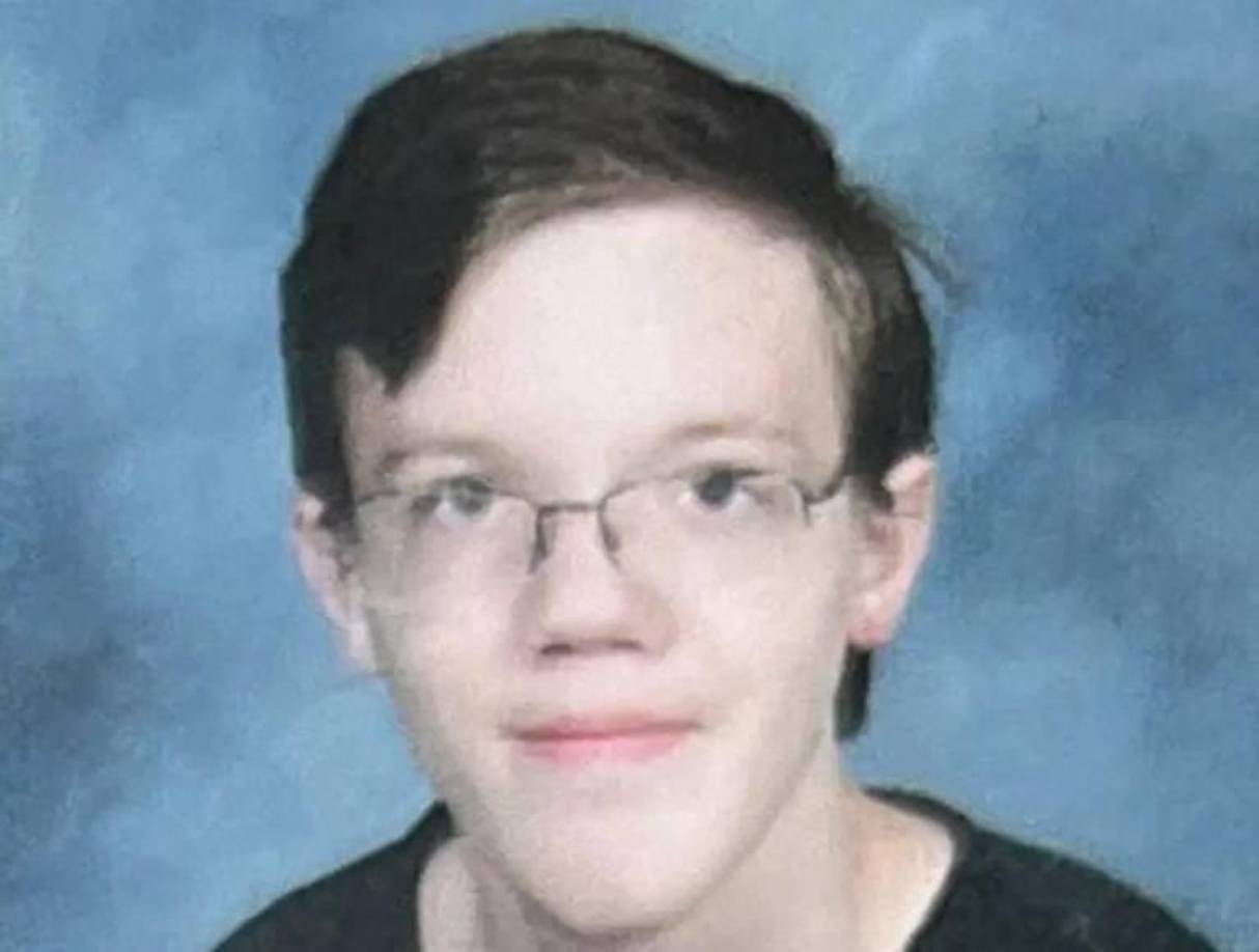 Thomas Crooks, de 20 años, había sido visto en un club de tiro de su localidad, Bethel Park, según relató un joven que coincidió con él en el instituto escolar. Añadió que Crooks fue víctima de bullying durante su estancia en la secundaria. 