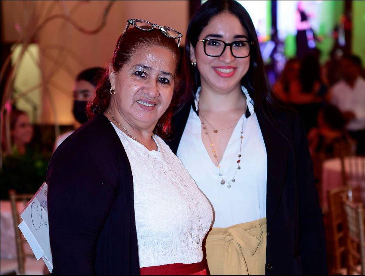 Melly Acosta y Raquel Coello