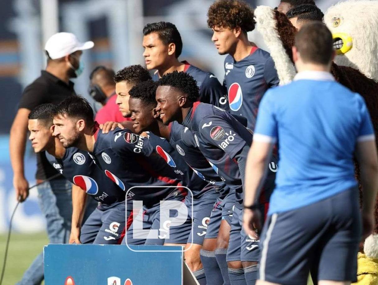 Su último once titular como entrenador de Motagua fue el siguiente: en al arco Marlon Licona; la zaga defensiva compuesta por Wesly Decas, Denil Maldonado, Cristopher Meléndez, Marcelo Santos; el medio campo poblado por Jonathan Núñez, Juan Delgado, Jessé Moncada, Carlos Mejía; en la delantera estaban Ángel Tejeda y Franco Olego.