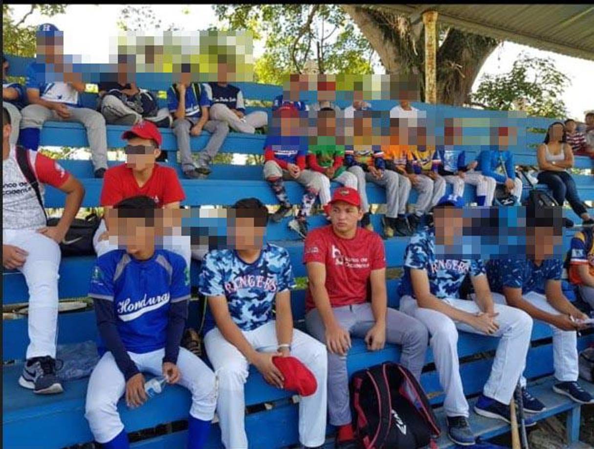 “Gran dolor invade nuestro corazón con esta perdida, un joven ejemplar y esforzado, un gran muchacho hijo y deportista. Acompañamos a su familia en el dolor y la perdida. Sea nuestro Dios dándoles fuerzas”, escribió una de las amigas de la familia Coto.