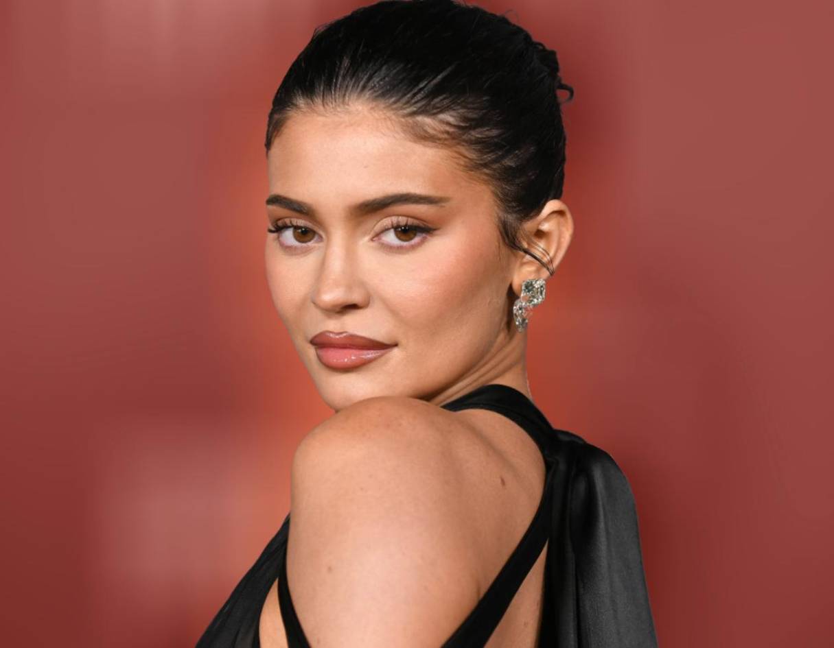 Kylie Jenner revela detalles sobre su aumento de busto