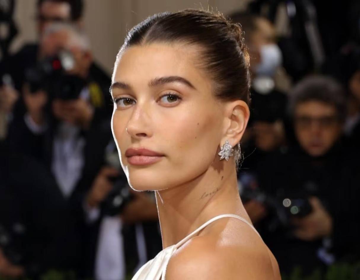 Hailey Bieber revela que tiene quistes en los ovarios