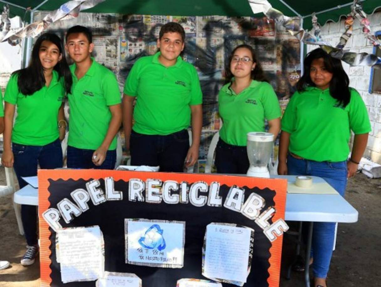 Los chicos de tercero de ciclo expusieron sobre la importancia del reciclaje.