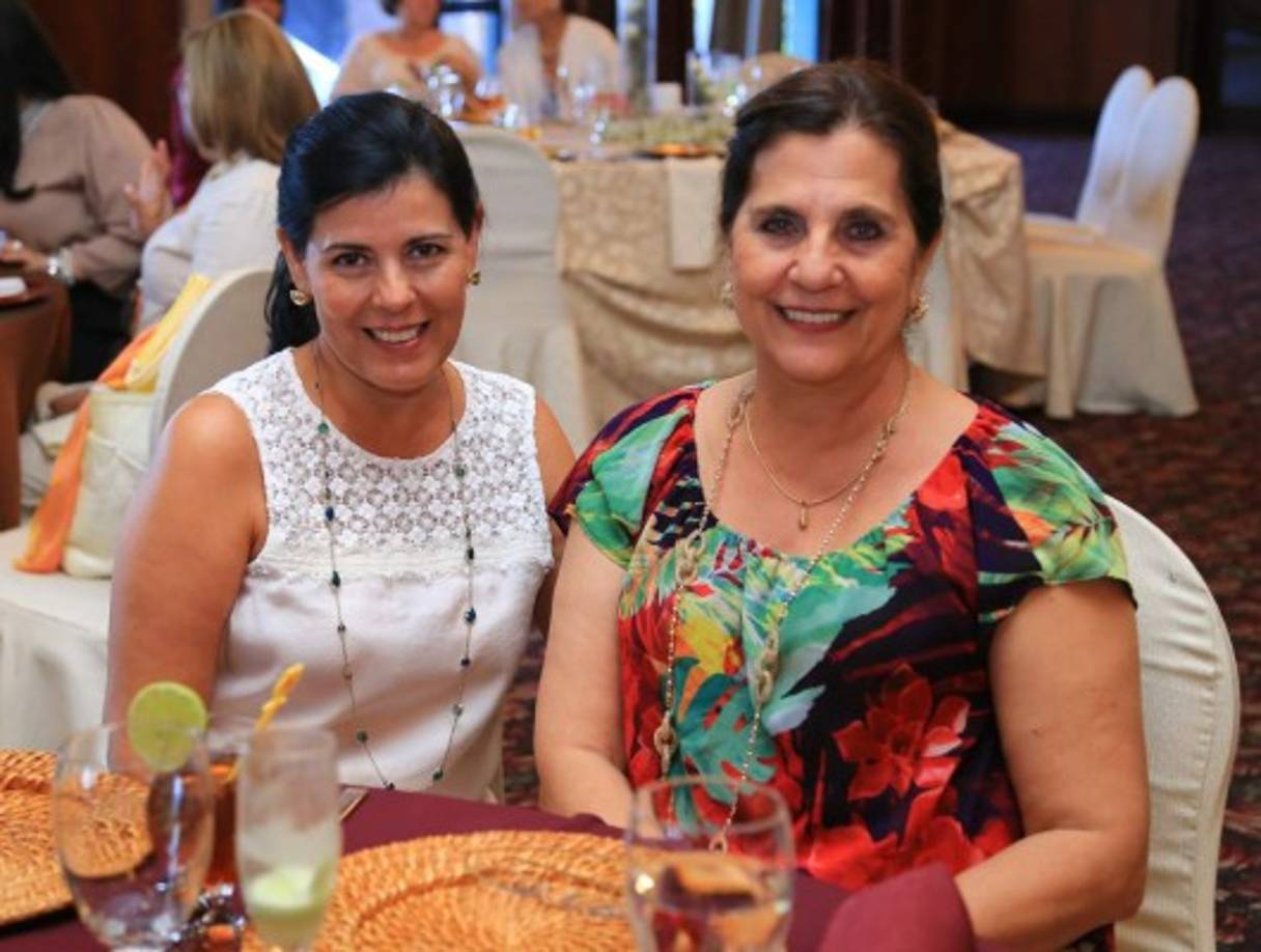 Marisol Álvarez y María Eugenia Handal.