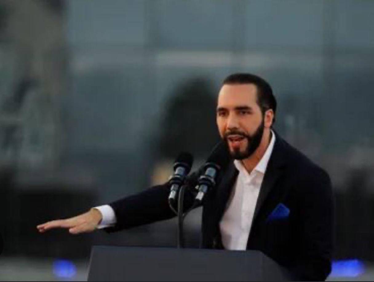 Bukele en su cuenta de X defendió las medidas tomadas y dijo a los críticos que: ”Cuando iniciamos la guerra contra las pandillas, recibimos muchísimos ataques y condenas de la “comunidad internacional”, diciendo que ese no era el camino y condenando nuestros métodos, porque no encajaban con sus ideologías y conceptos preestablecidos de lo que debería funcionar en un país que desconocen. No los escuchamos, y convertimos al país más inseguro del mundo en el país más seguro de todo el hemisferio occidental.”.