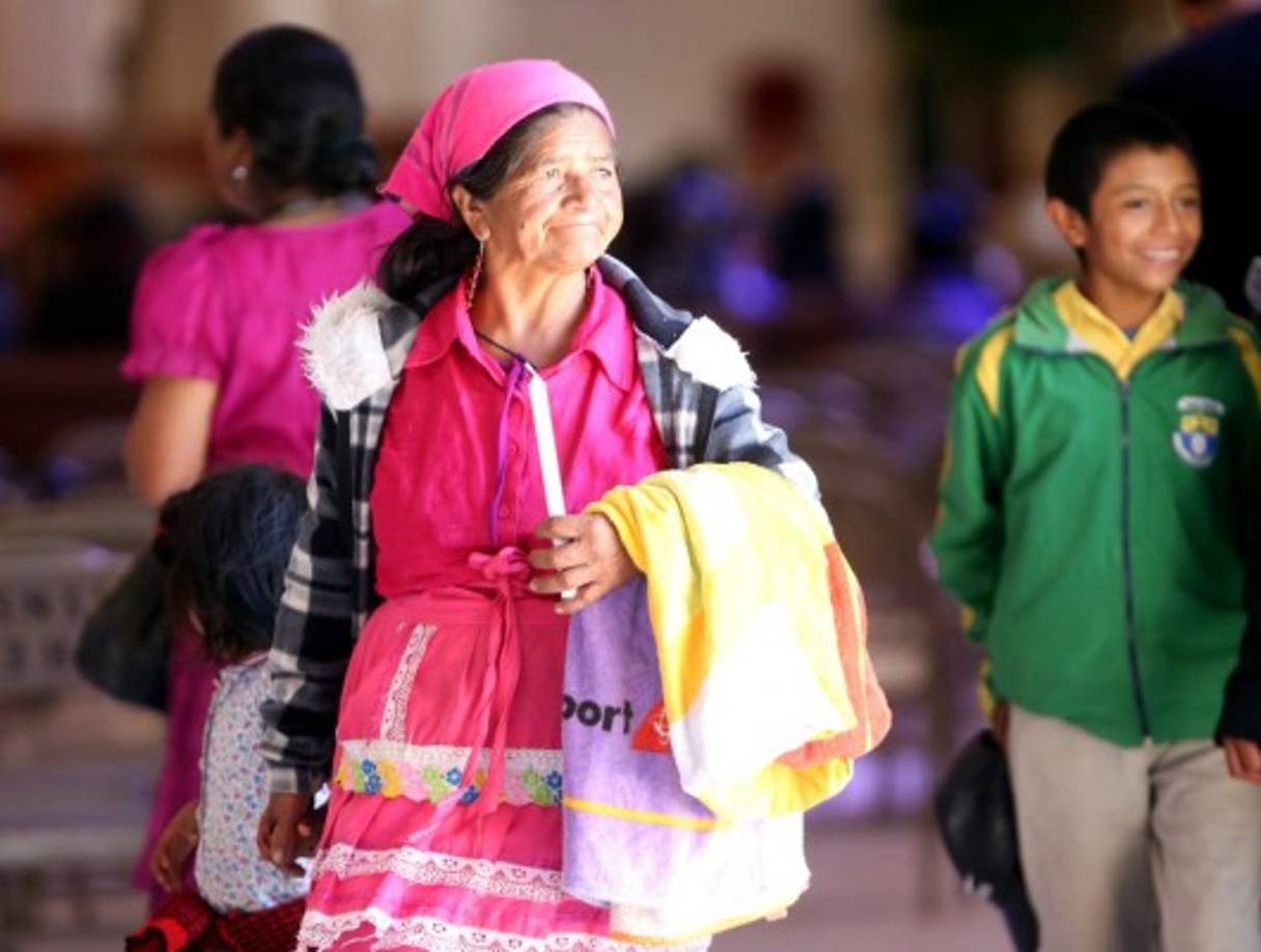 Muchos peregrinos viajan desde el interior del país.