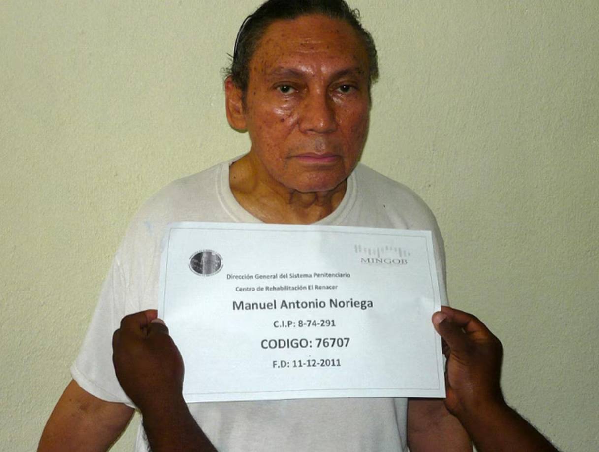  Noriega, militar y “hombre fuerte” de Panamá entre 1983 y 1989. Fue juzgado en Miami y condenado a 40 años, de los que pasó 17 en una prisión de Florida, y posteriormente completó su condena en Francia y en su país.
