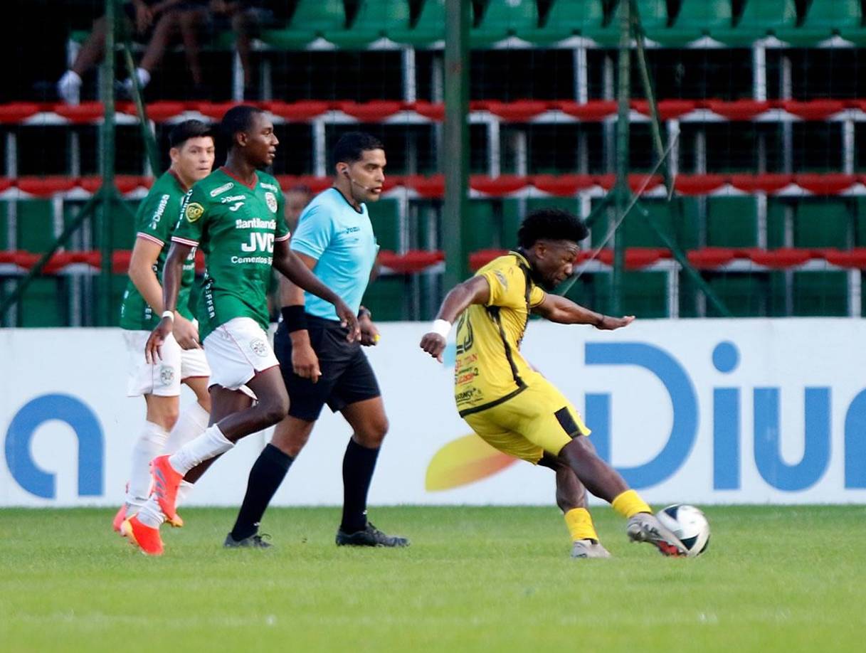 El bombazo tremendo de Marlon ‘Machuca‘ Ramírez para firmar su golazo que significó el empate del Génesis 1-1 contra el Marathón.