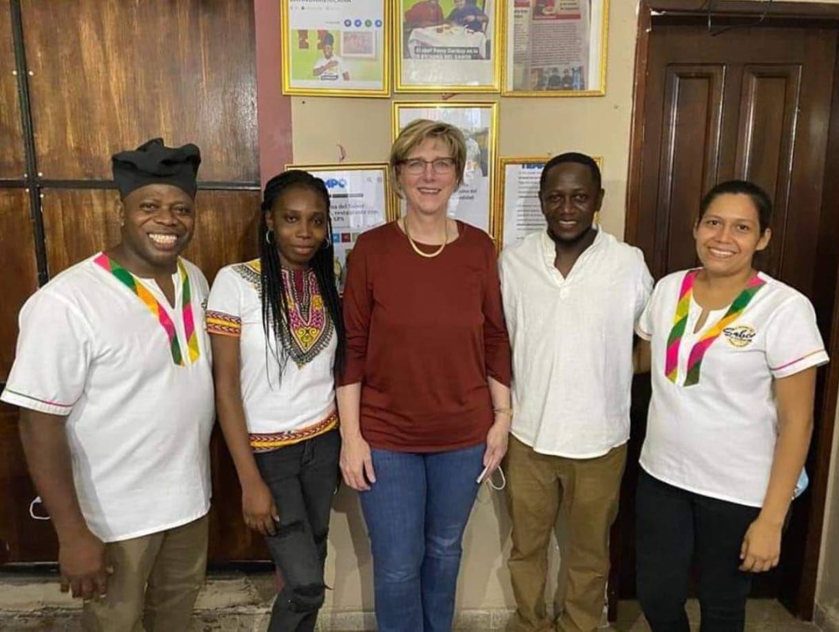 En uno de sus viajes a la Capital Industrial, la embajadora de Estados Unidos en Honduras, Laura Dogu, aplaudió el trabajo de Gutiérrez.