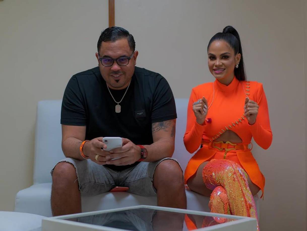 Pina es el fundador de Pina Récords, una de las disqueras más reconocidas en el reguetón y el género urbano siendo pieza clave en el lanzamiento y promoción de artistas como<b> Daddy Yankee</b>, Natti Natasha,<b> Don Omar </b>y <b>Luny Tunes</b>, entre otros.