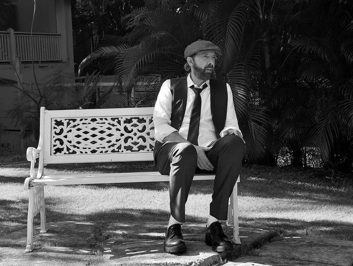 El reconocido comunicador <b>Brea Frank</b> fue uno de los afortunados en recibir los tenis. A través de sus redes sociales, expresó su gratitud con un mensaje acompañado de una fotografía de los calzados:<b>“Gracias @juanluisguerra #ewing SL 33 ‘Bachata Rosa’.”</b>