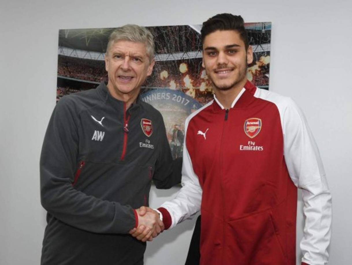 El marcador central Konstantinos Mavropanos, internacional Sub-21 por Grecia, abandona el PAS Giannina y firma contrato con el Arsenal. Todo apunta a que jugará cedido hasta junio en el Werder Bremen.