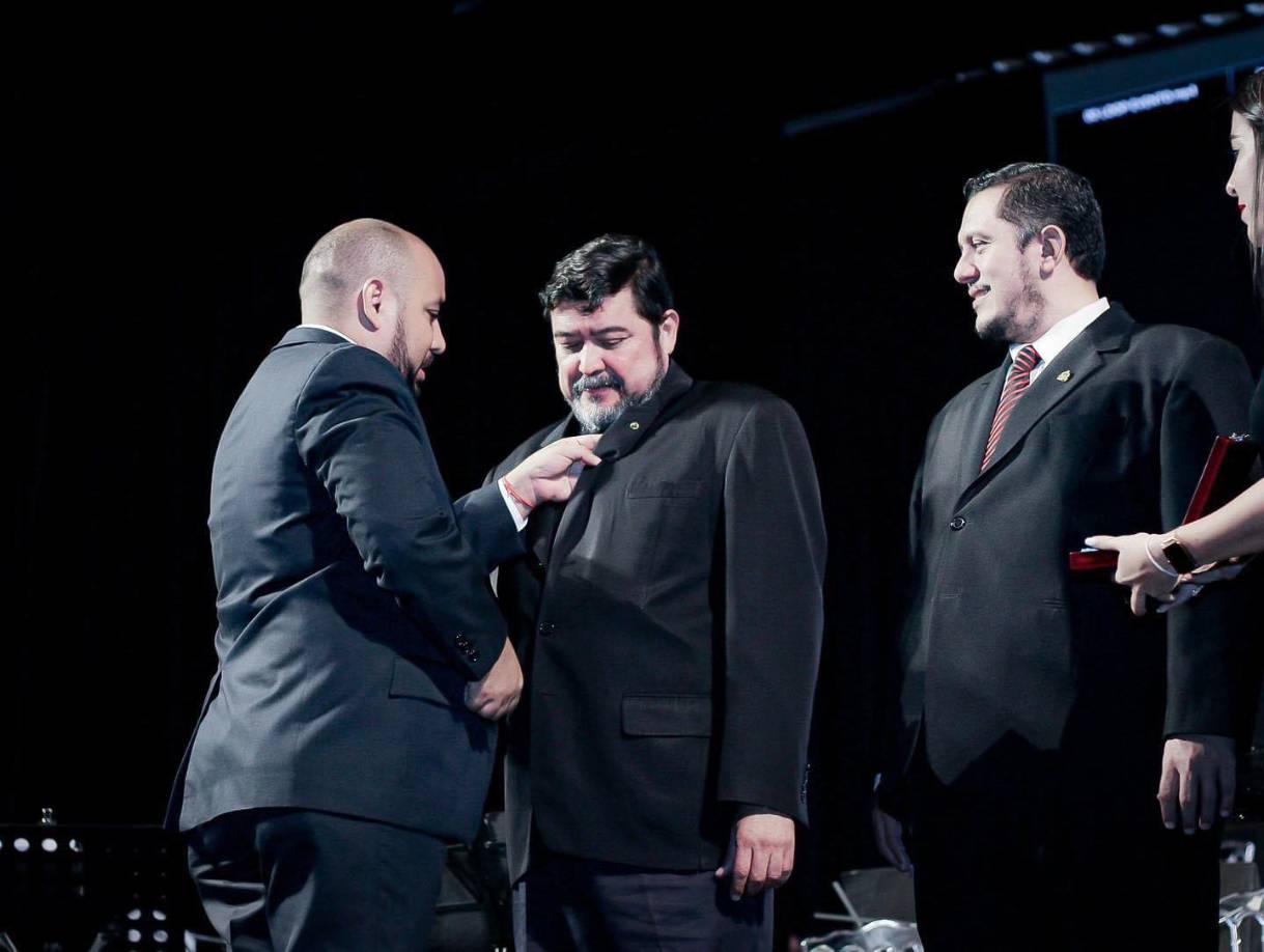 En la velada, el premio Nacional de Literatura fue otorgado al escritor y literato Roberto Quesada.