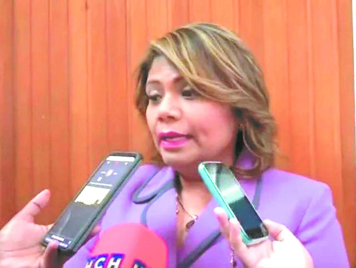 Además, Matute explicó que la jueza "tenía una serie de denuncias en su contra con mérito y sin mérito". 