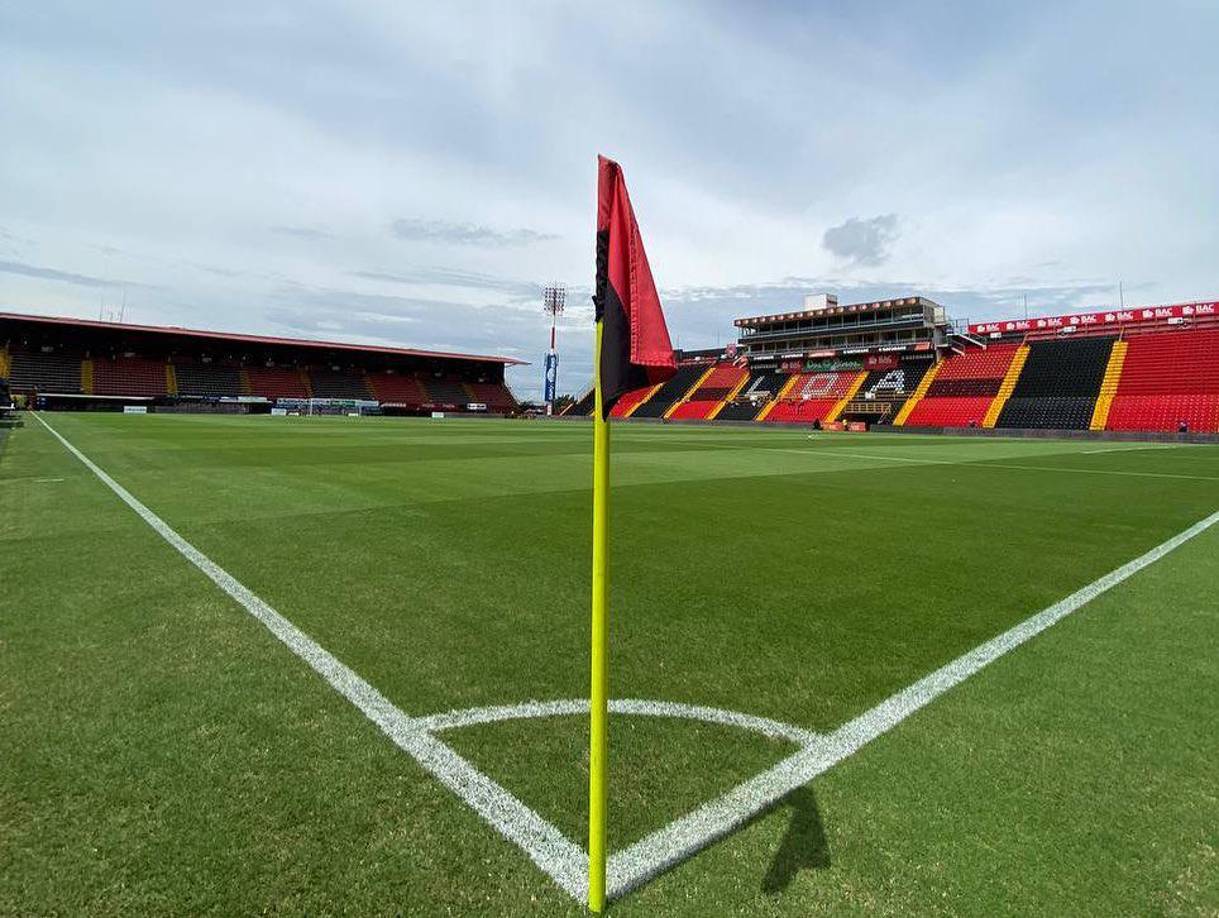 El estadio Alejandro Morera Soto cuenta con un aforo para 18,000 espectadores. 