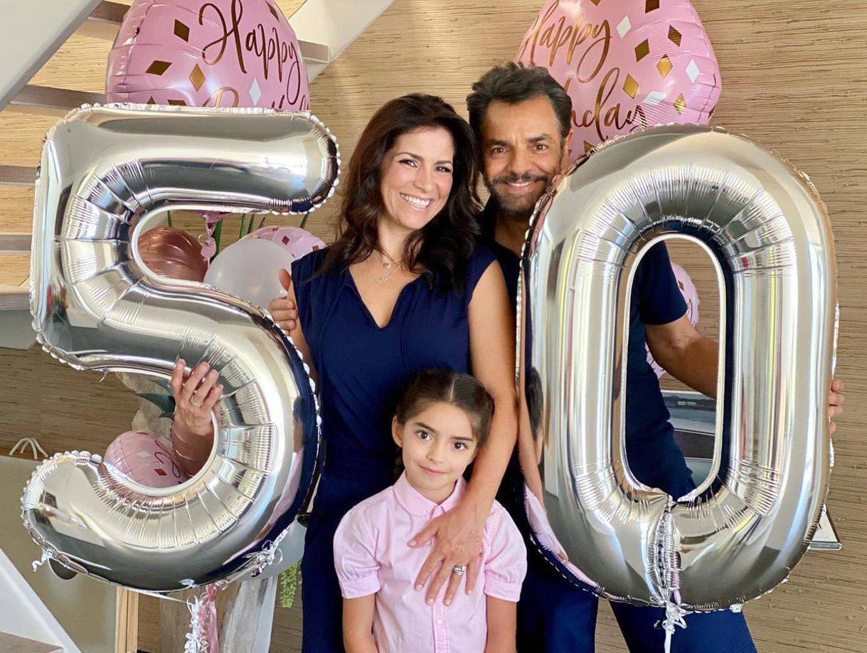 Alessandra se casó con Eugenio Derbez en 2012. Ambos son padres de una niña.