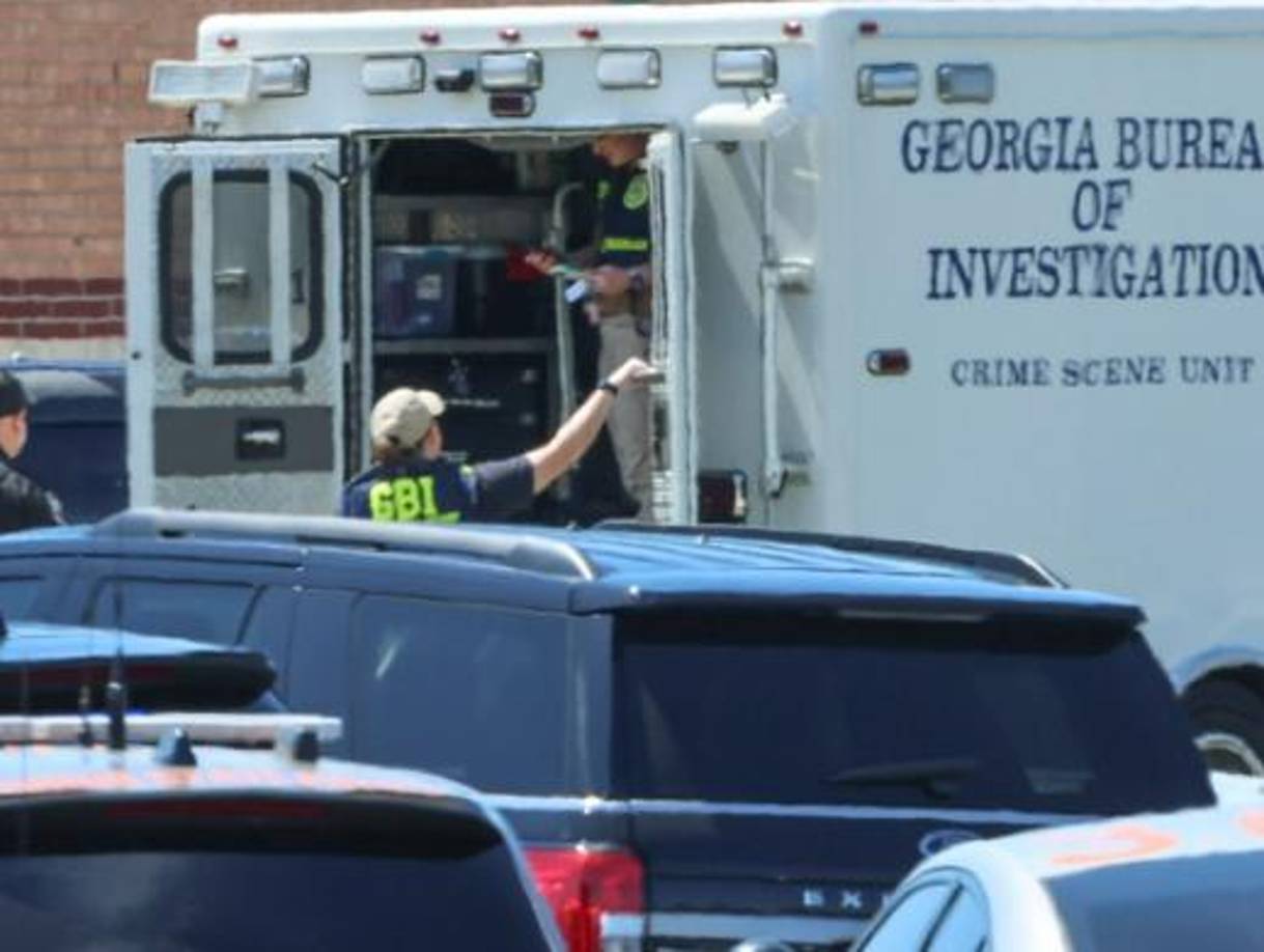 En las imágenes distribuidas por los medios locales se ve el centro escolar evacuado, con miles de alumnos en el exterior del mismo. Varias ambulancias y efectivos policiales fueron vistos en la zona y también un helicóptero médico, que evacuó a varias personas.