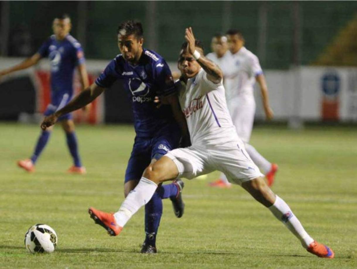 ¡QUÉ IMAGEN! Santiago Vergara y Arnold Peralta, jugador hondureño que fue asesinado en el 2015. Ambos jugadores son y serán recordados siempre por todo el pueblo de Honduras.