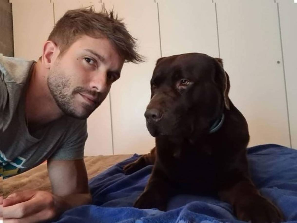 Pablo ha contado que es un hombre tranquilo y no tiene ningún vicio, más que la música.