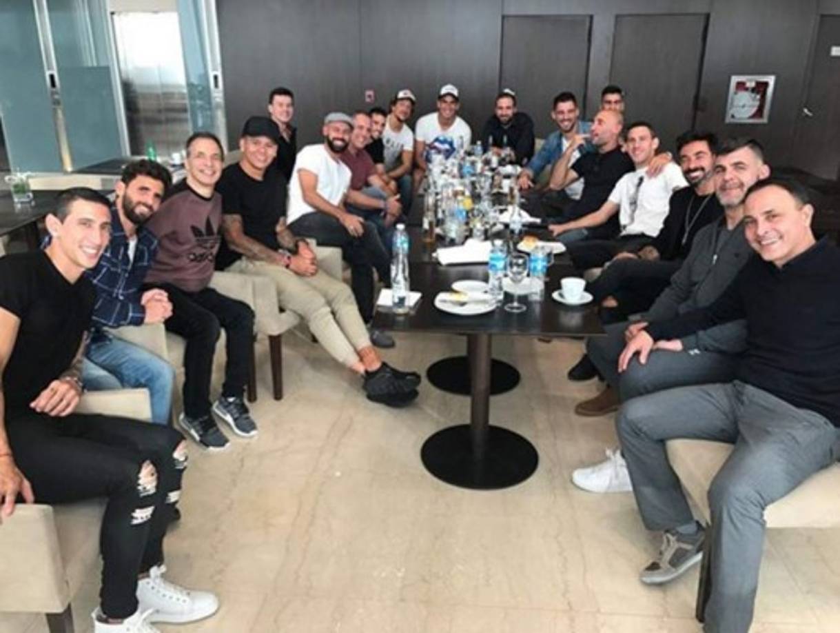 Las grandes estrellas del Club Barcelona acompañaron a Lio en la gran noche.