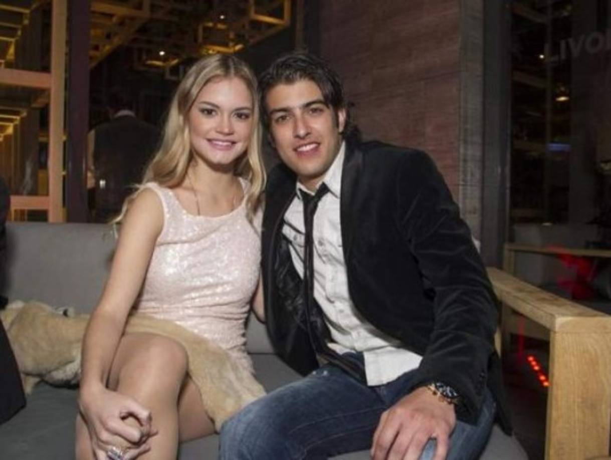 En abril de 2016 se le relacionó con la cantante Nathalia Milán.<br/>