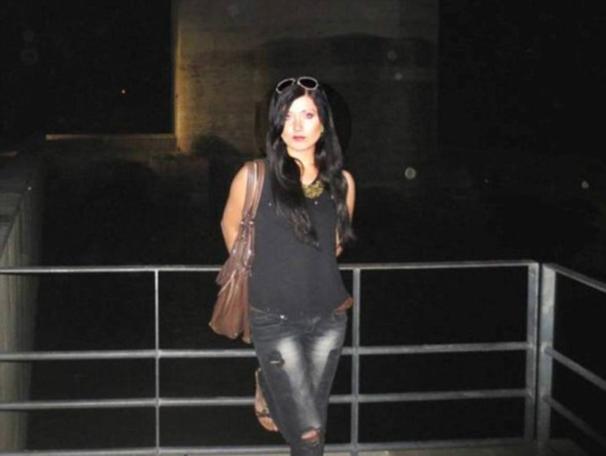 Una estudiante de enfermería de 23 años de edad, murió al intentar tomarse una selfie en el emblemático Puente de Triana en España. La joven polaca Sylwia Rajchel resbaló y cayó 15 pies desde la estructura. Falleció a causa de las heridas en un hospital cercano.