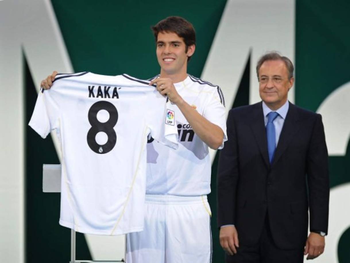 Kaka. Llegó con la vitola de crack mundial. Era el primer año del regreso de Florentino Pérez. Real Madrid se gastó 65 millones por el brasileño. Las lesiones le fueron mermando poco a poco hasta desaparecer por completo del equipo.
