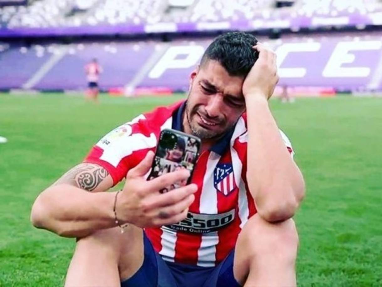 El llanto de Luis Suárez mientras hablaba con su familia por videollamada.