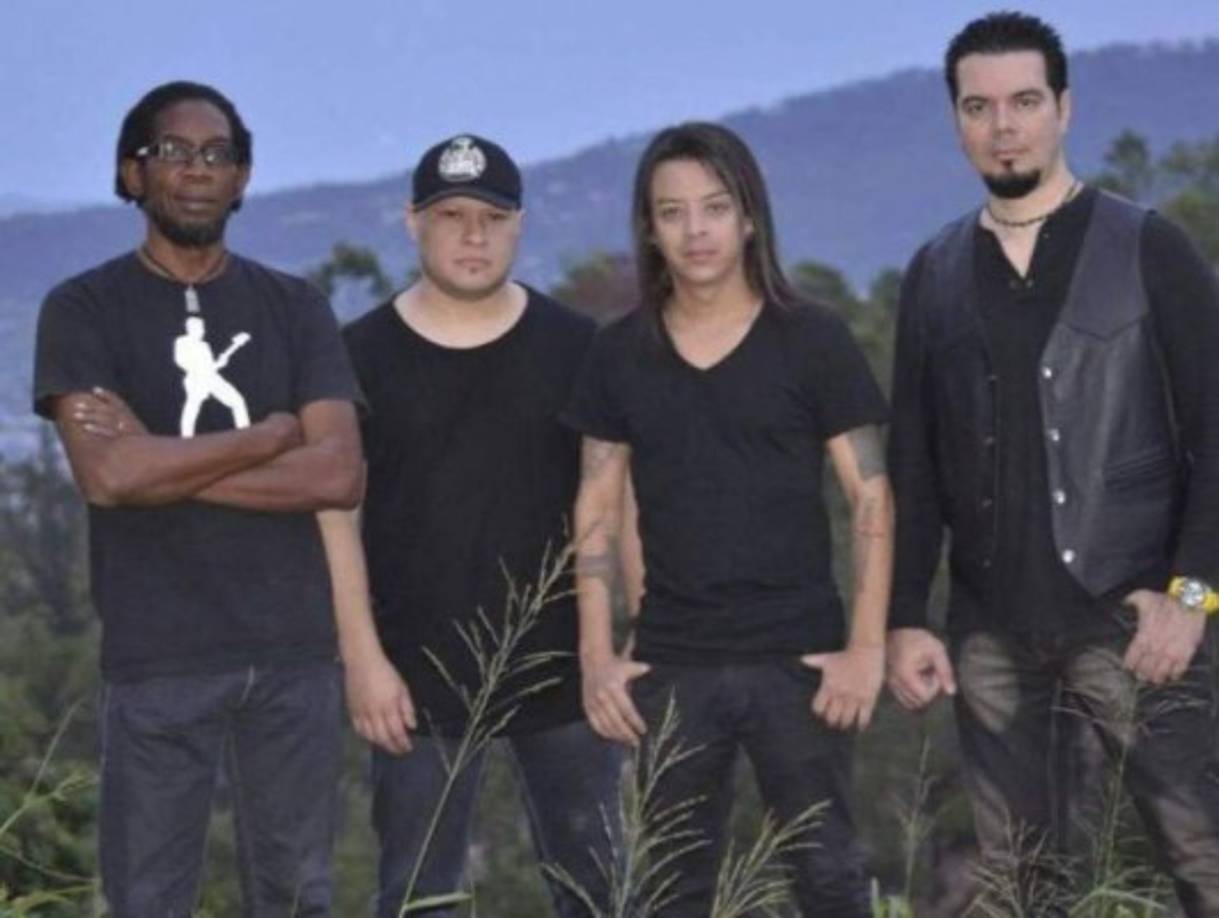 El grupo Diablos Negros, ahora ADN, reaccionó en redes sociales.