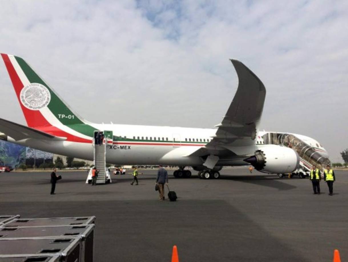 El estudio, elaborado por Ascend Flightglobal Consultancy, empresa especializada en valuación y asesoramiento para la compra y venta de aeronaves, determinó que era más conveniente conservar el avión 'en virtud de la pérdida que ocasionaría la venta al erario público y a que prevalecería la necesidad de renovar el avión presidencial a un tipo de cambio mayor'.<br/>