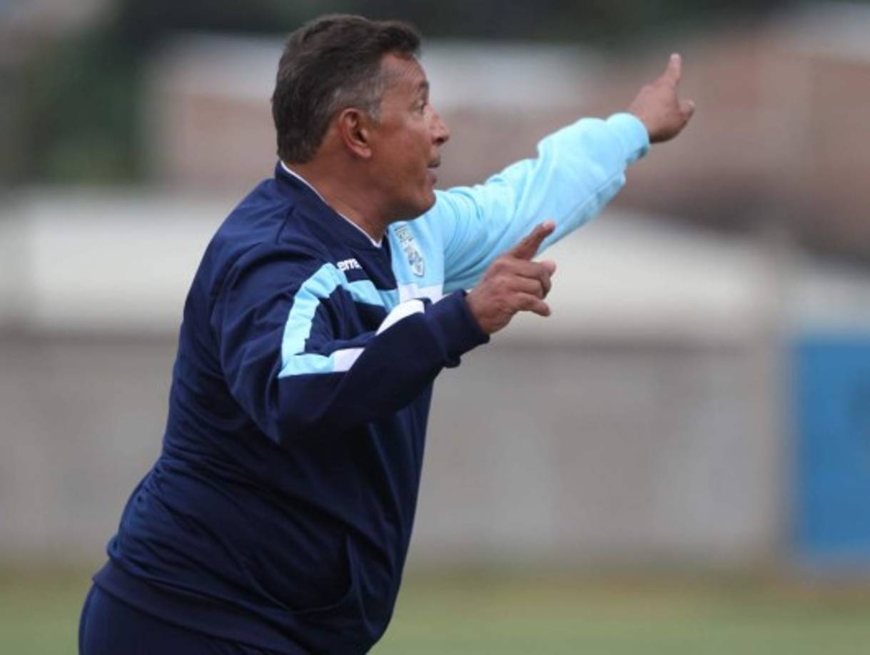 Javier Padilla: El entrenador del Real de Minas le ha pedido a la directiva del club que haga el intento por reforzar al club. Ha pedido al menos 3 fichajes.