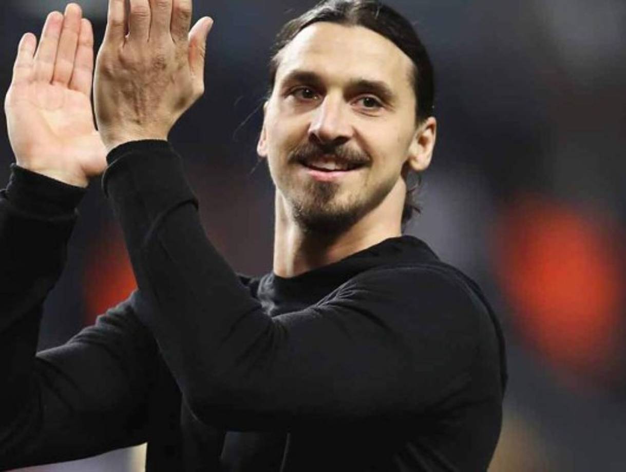 CARSON, CA - JULY 29: Zlatan Ibrahimovic #9 of the Los Angeles Galaxy heads the ball into the goal at StubHub Center on July 29, 2018 in Carson, California. Katharine Lotze/Getty Images/AFP<br/>== FOR NEWSPAPERS, INTERNET, TELCOS & TELEVISION USE ONLY ==<br/>