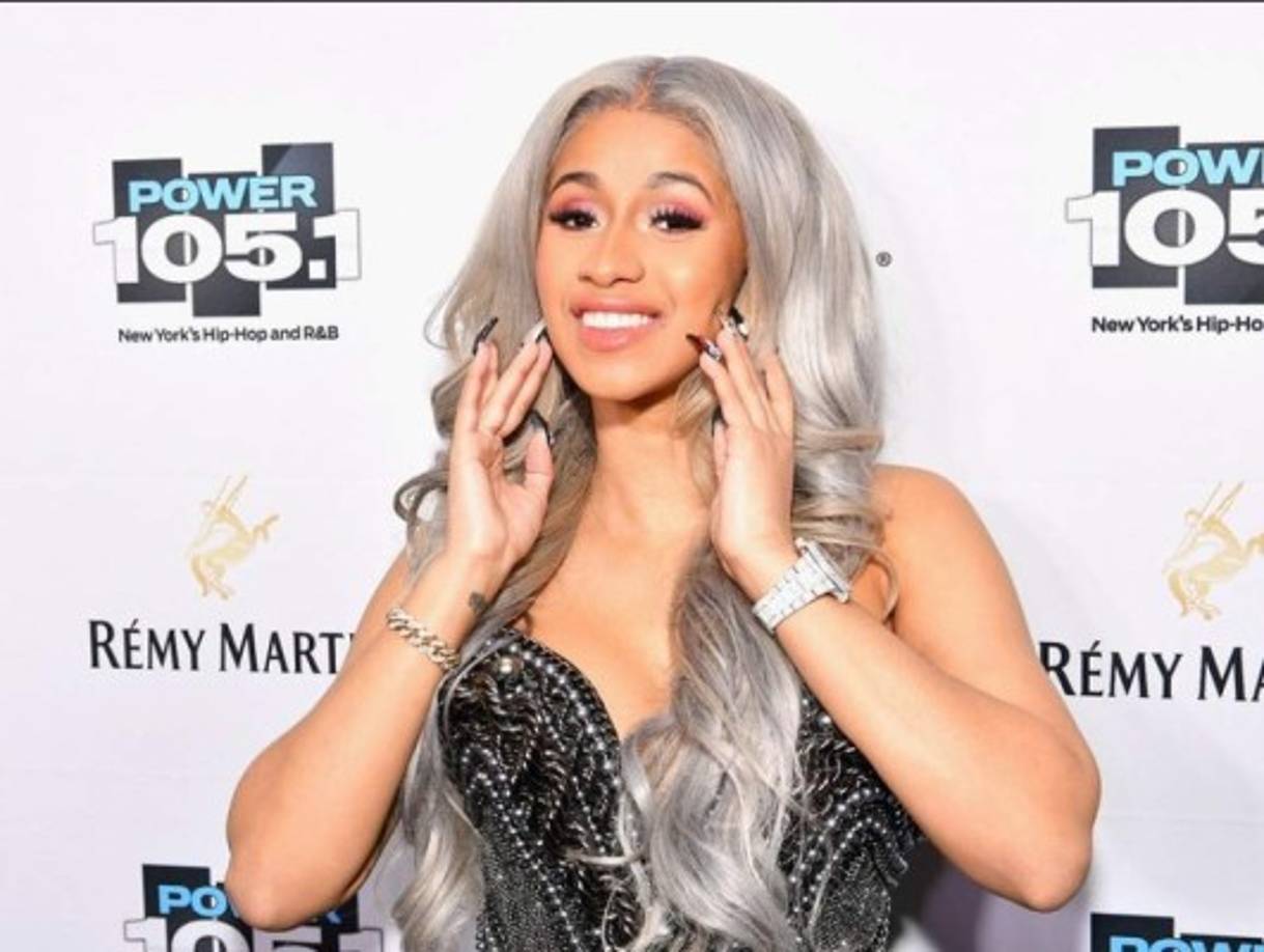 La cantante de I Like It dijo que necesitaba sentirse más segura de sí misma, además de que quería ser una celebridad exitosa, por lo que se decidió a mejorar su aspecto. <br/>