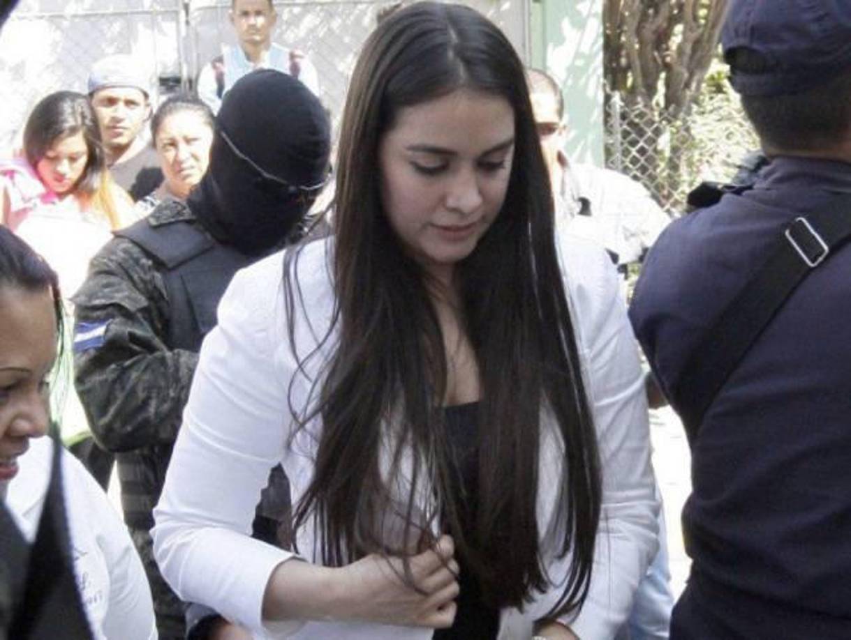 Según la Fiscalía, el caso empresas fantasmas o fachadas, que incluye a Insumedic, cuya socia principal era Ilsa Molina, develó todo un mecanismo de sustracción de fondos y blanqueo de capitales a lo interno del IHSS. Asimismo, las investigaciones del MP revelaron la forma de adquisición de bienes con dinero proveniente de pagos injustificados realizados a través de líneas de crédito entre empresas fachadas y ese centro asistencial, mecanismo mediante el cual se sustrajeron más de 300 millones de lempiras.