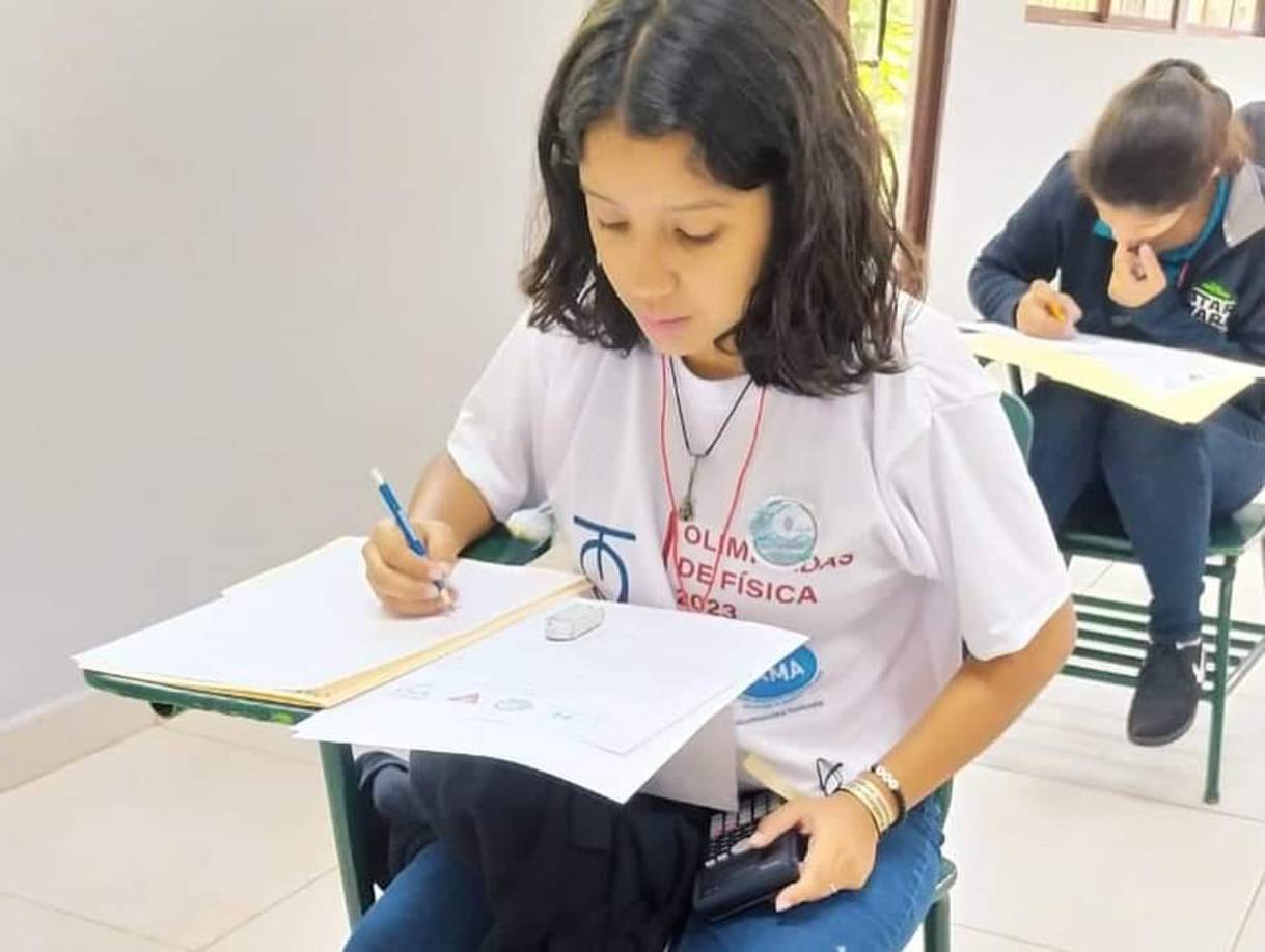 Cabe mencionar que, en esta Olimpiada varios estudiantes destacaron desde la aplicación de su prueba la jornada de clausura. En el auditorio del Instituto Gubernamental Juventud Hondureña, se llevó a cabo la aplicación de las exámenes de física, en el nivel I y nivel II . 