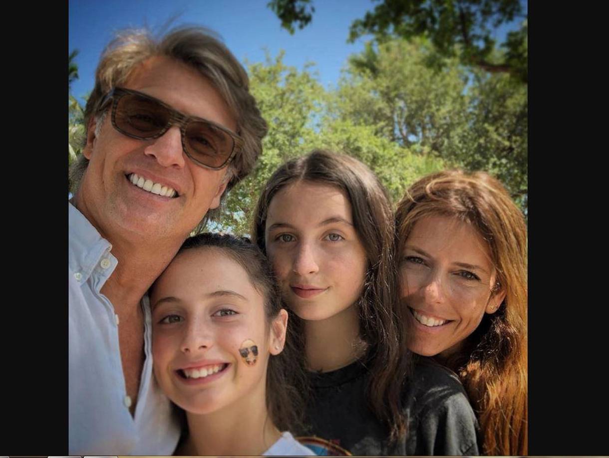 Maki Moguilevsky solo quiere lo mejor para su ex Juan Soler. “Que siga con su vida. Le deseo que sea feliz porque si él es feliz, mis hijas van a ser felices”, concluyó.