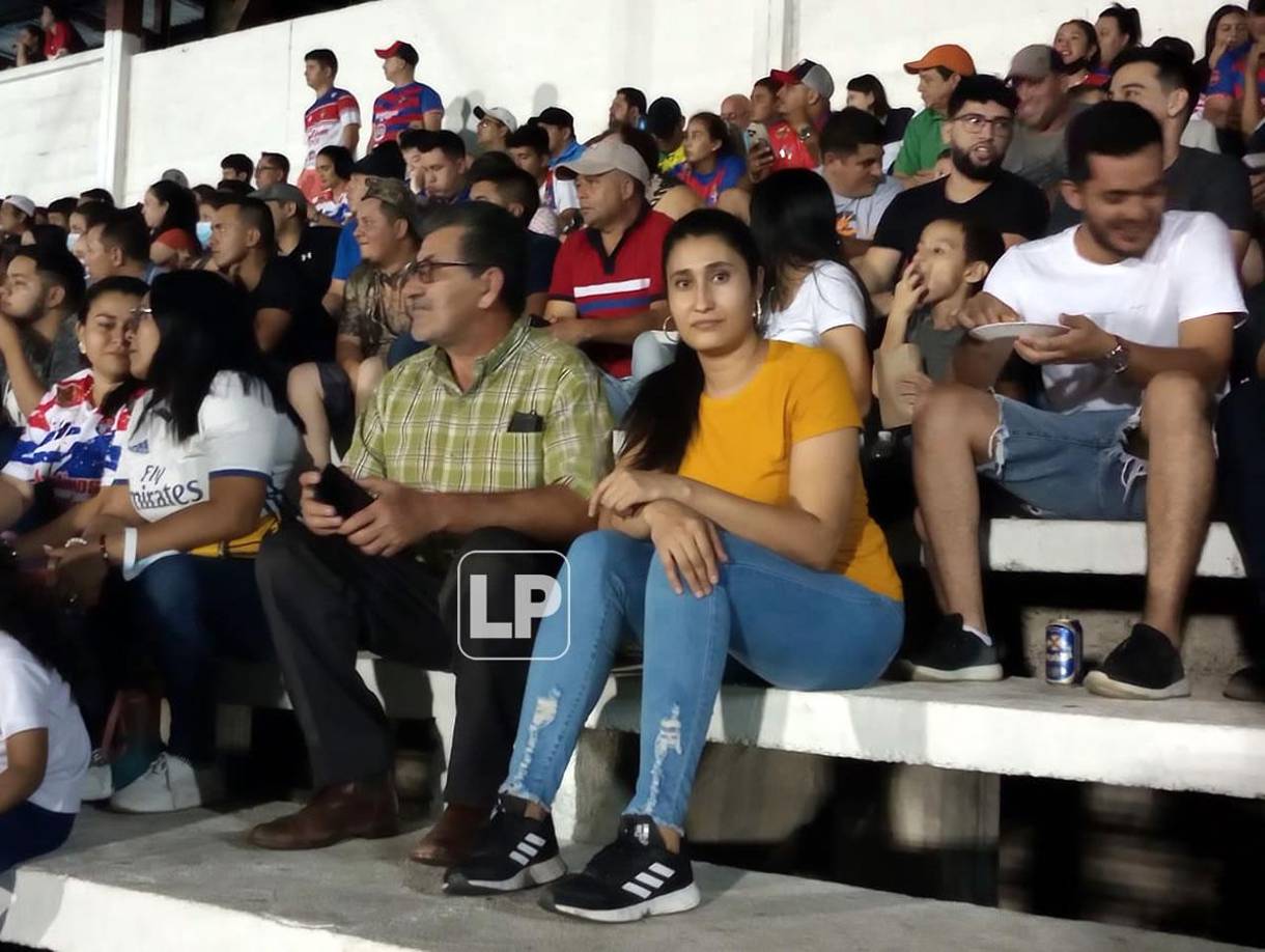 Hubo llenazo en el estadio Argelio Sabillón para ver la clasificación del Real Juventud a cuartos de final de la Segunda División.