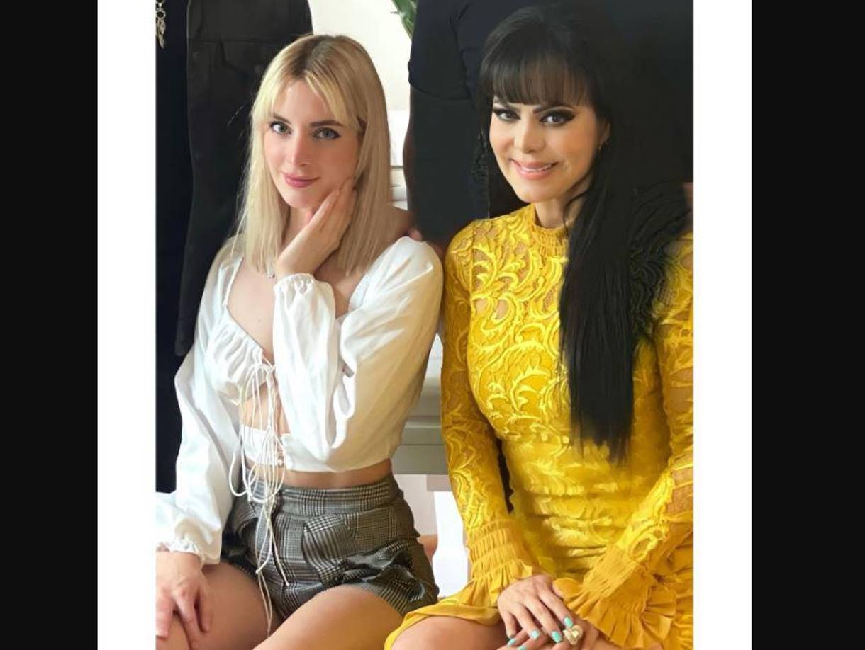 Durante su faceta como cantante, Imelda Garza Tuñón contó con el apoyo de Julián y de su suegra Maribel Guardia,con quien suele compartir diversas postales en redes sociales. 