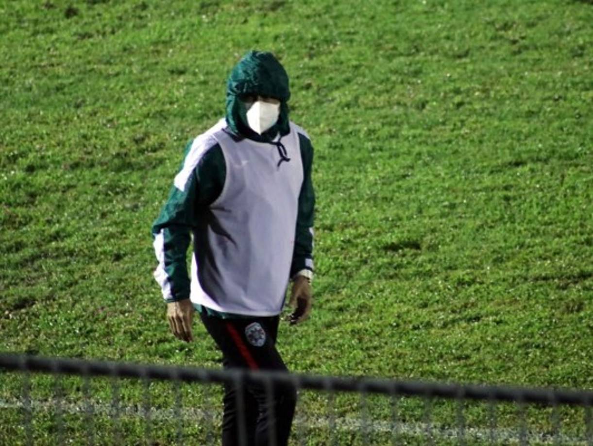 Jorge Pineda, asistente técnico del Marathón, comandó al equipo tras la sanción de Héctor Vargas.