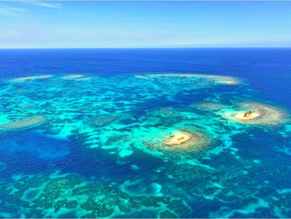 Esta imagen posteada en @Laruka indica que es su 'oficina', la postal alcanzó más de 86 mil 'me gusta'. ¡Un paraíso en el caribe hondureño!